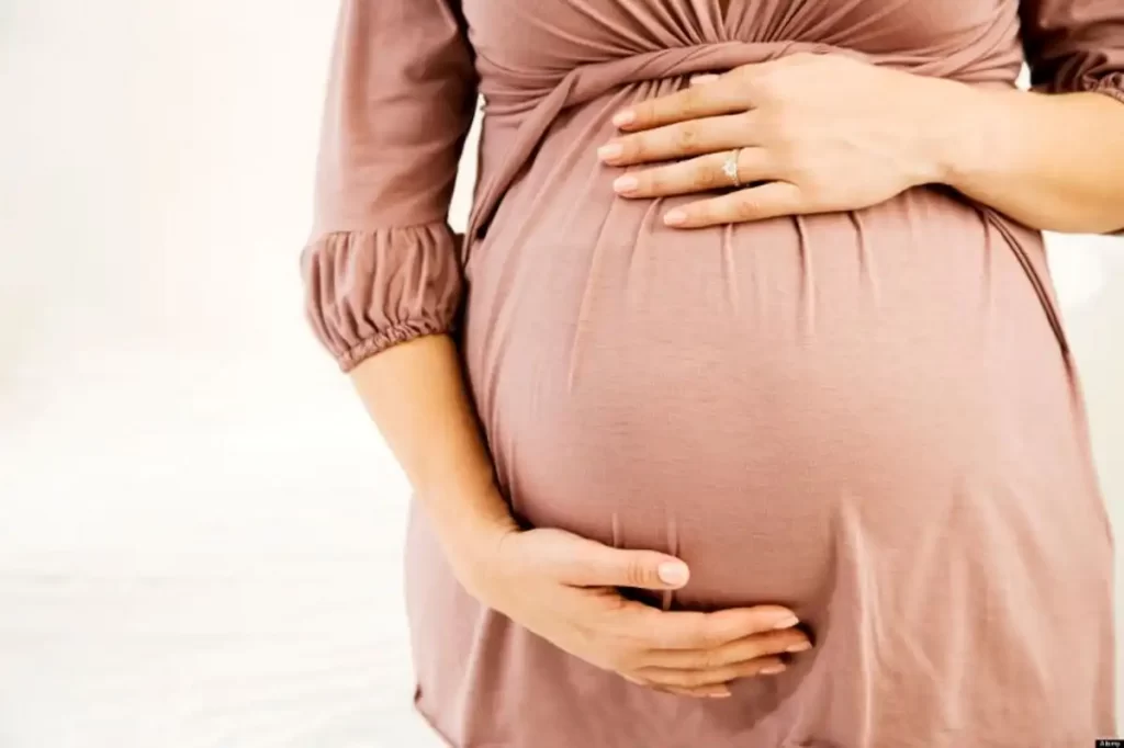 بارداری زنان در طب اسلامی
